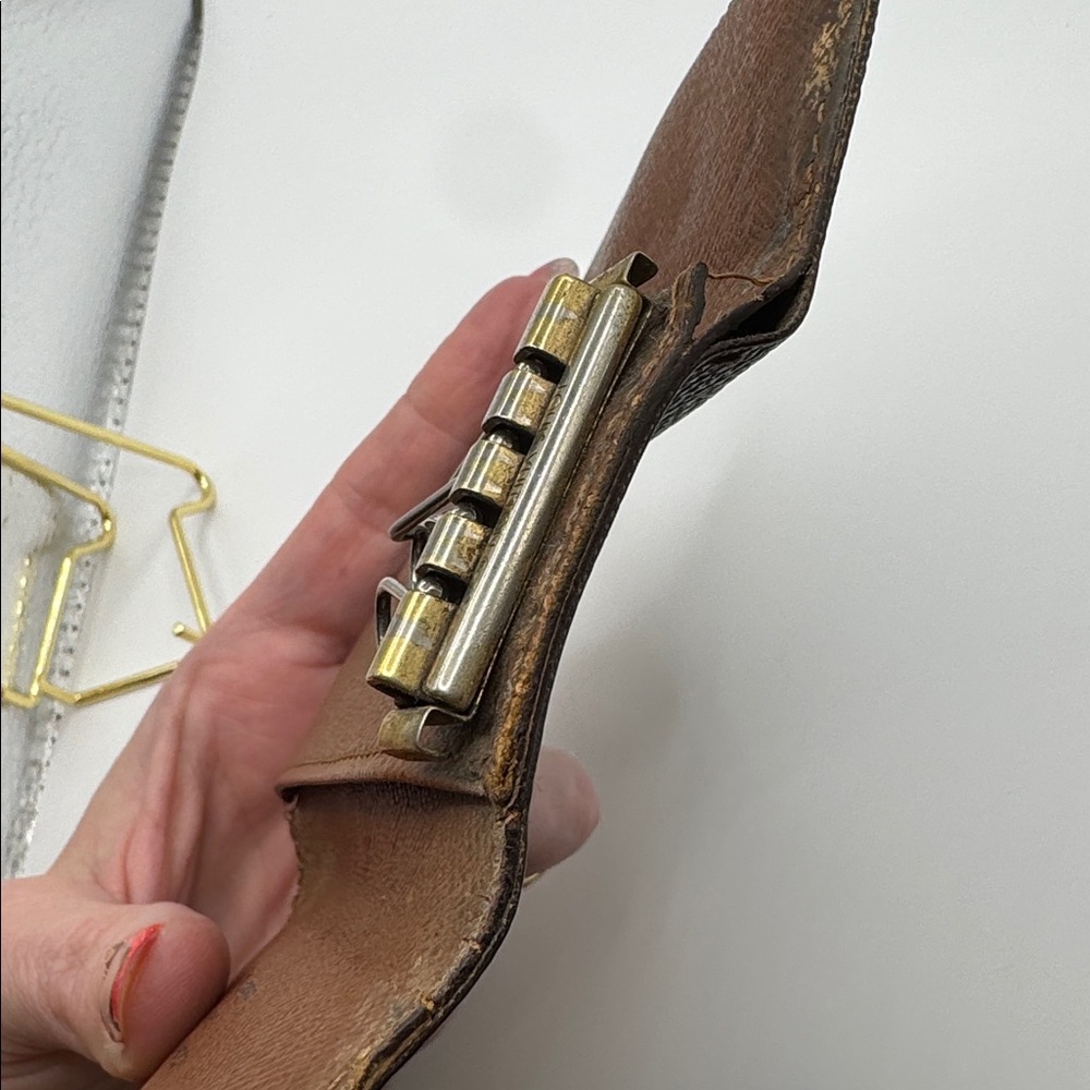 Louis Vuitton Multicles Monogram 4 Key Case Key Holder - Picture 9 of 9